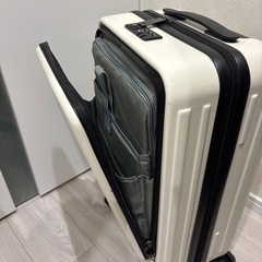 キャリーケースの画像