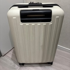 キャリーケースの画像