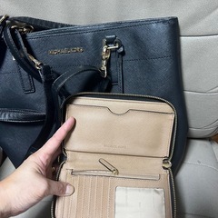 マイケルコース正規品財布セットの画像