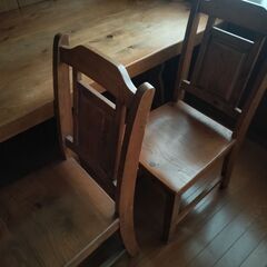 ダイニングテーブルの画像
