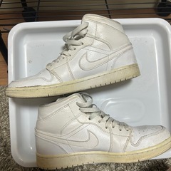 Nike Air Jordan 1 mid 26.5cm の画像