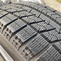 215/60R17 東北6県無料配送対応‼️爆安‼️最終値下げ‼️①超超超バリ溝❗ 国産ブリジストン VRX❗ アルミ付き 国産 タイヤ !!　スタッドレスの画像