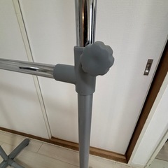 ハンガーラックの画像