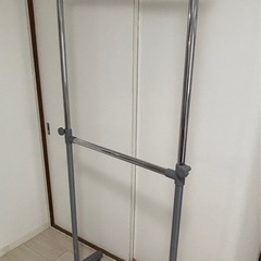ハンガーラックの画像