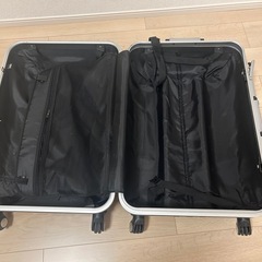 キャリーケースの画像