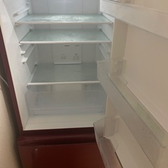 綺麗な冷蔵庫の画像
