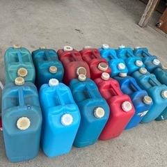 灯油 容器 14個 まとめての画像