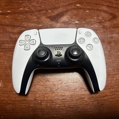 純正品！PlayStation5のコントローラーの画像
