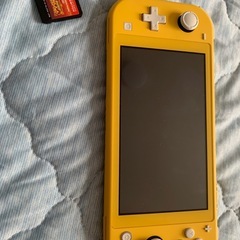 任天堂 Nintendo Switch Lite イエロー 、ポケモンスカーレットの画像