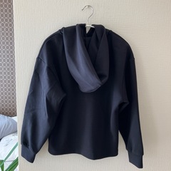 ユニクロパーカーの画像