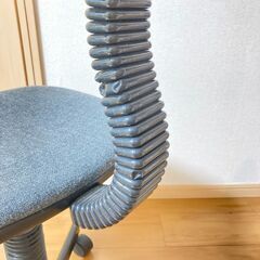 オフィスチェアー　昇降式の画像