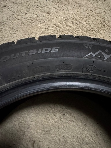 ネクセン ウィンガードアイス2 215/50
R17