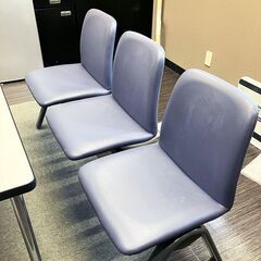 ミーティングテーブル ＋ チェアセット 3点セットで16500円！ 打ち合わせや、休憩所にも♪ テーブル×1台 3連椅子×2台の画像