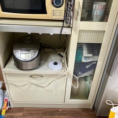 食器棚の画像