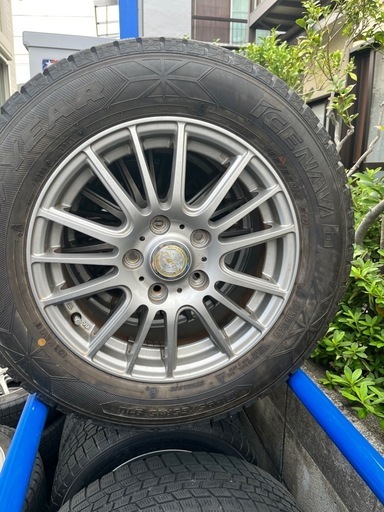 早いものガチ
195/65R15 スタッドレスタイヤ