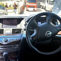 ⭐２３年式★日産フーガ⭐フルタップ車高調★社外エアロ★本土仕入★２年車検・２年保証付き！下取り可能♪の画像