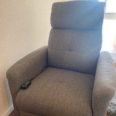 ニトリ 布張り立ち上がりやすい1人掛け電動リクライニングソファ(UM02 DGY)の画像