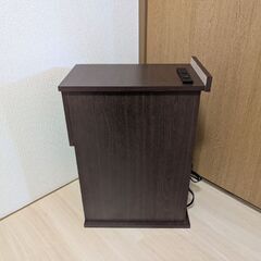 【美品】サイドテーブル、2口コンセント付きの画像