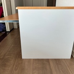 パソコン用？机の画像