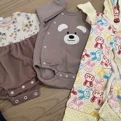 ベビー服6着の画像
