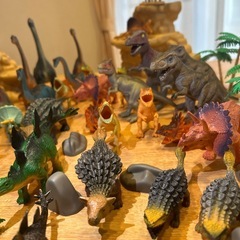 恐竜のフィギュア　37体の画像