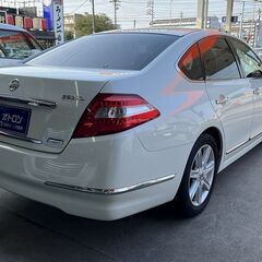 洗礼された大人な内装！日産セダンの入庫！の画像