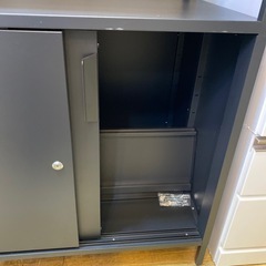 ⭐️オシャレ⭐️IKEA TROTTEN キャビネット 引き戸付き オフィス用にも No.2582 KEの画像