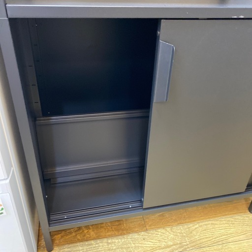 12/15値下げしました！⭐️オシャレ⭐️IKEA TROTTEN キャビネット 引き戸付き オフィス用にも No.2582 KE