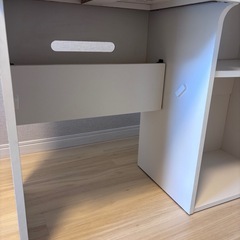 デスクテーブルの画像