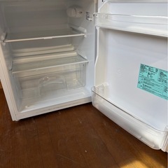 J0812 ハイアール　Haier 2ドア冷蔵庫　85L 2018年　の画像