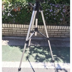 ビデオカメラ三脚の画像