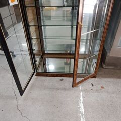 【リサイクルショップどりーむ天保山店】No.4454　飾り棚　高級感溢れる棚　お酒など飾ると高級感増しますよ～(≧▽≦)　ライト付き🎵の画像