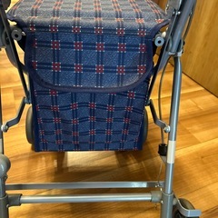 介護用手押し車の画像
