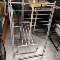 折りたたみ洗濯干し　白　中古
の画像