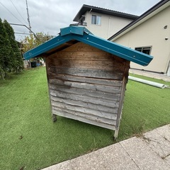 犬小屋、車輪付きの画像