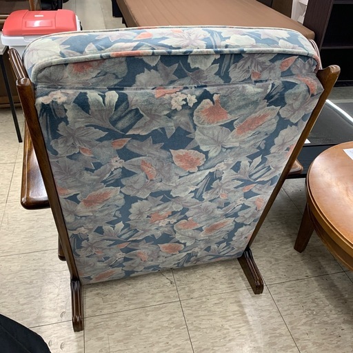 【ジモティー割引で最大15％OFF⭐️】 カリモク karimoku コロニアル 1人掛けソファー 花柄