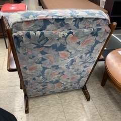 【ジモティー割引で最大15％OFF⭐️】 カリモク karimoku コロニアル 1人掛けソファー 花柄の画像