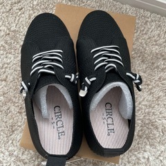 新品 circle ニット シューレースシューズ レディーススニーカー黒メッシュの画像