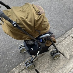 コンビ　ベビーカーの画像