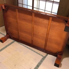 食卓や居間のローテーブルの画像