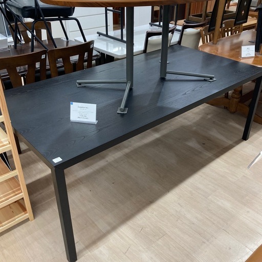 Cassina ixc. のダイニングテーブルのご紹介です！