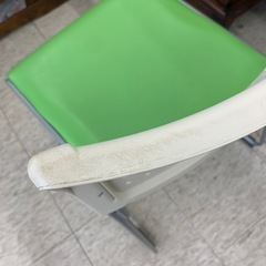【ジモティー割引で最大15％OFF⭐️】 オフィスチェア 緑の画像