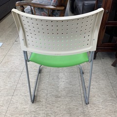 【ジモティー割引で最大15％OFF⭐️】 オフィスチェア 緑の画像