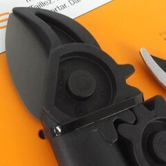 新品 FISKARS 太枝切鋏 剪定鋏 セット 園芸用ばさみ 3.2cmの枝の切断 フィスカース 庭仕事 庭管理 冬越し 札幌市 屯田店の画像
