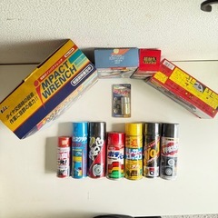 カー用品まとめ 電動インパクトレンチ/足踏みフットポンプ/ワックス・コーティング剤/スプレー（ホイール・塗装・防錆・潤滑）ほか メンテ用品 洗車 タイヤ交換 DIY 整備 自動車ツール まとめ売りの画像