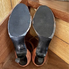 GUCCIピンヒールの画像