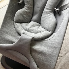 バウンサー エルゴベビーエボルブの画像