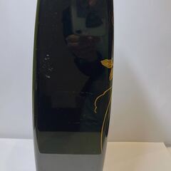 黒の花瓶の画像