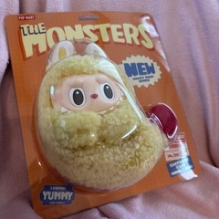 THE MONSTERS Wacky Mart シリーズイ ヤホンケース　ラブブの画像