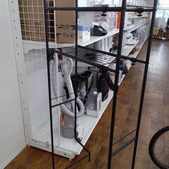 ★リユースのサカイ水戸店★  ランドリーラック ブラック H182×D46×W63.5～80 クリーニング済み MT5708の画像